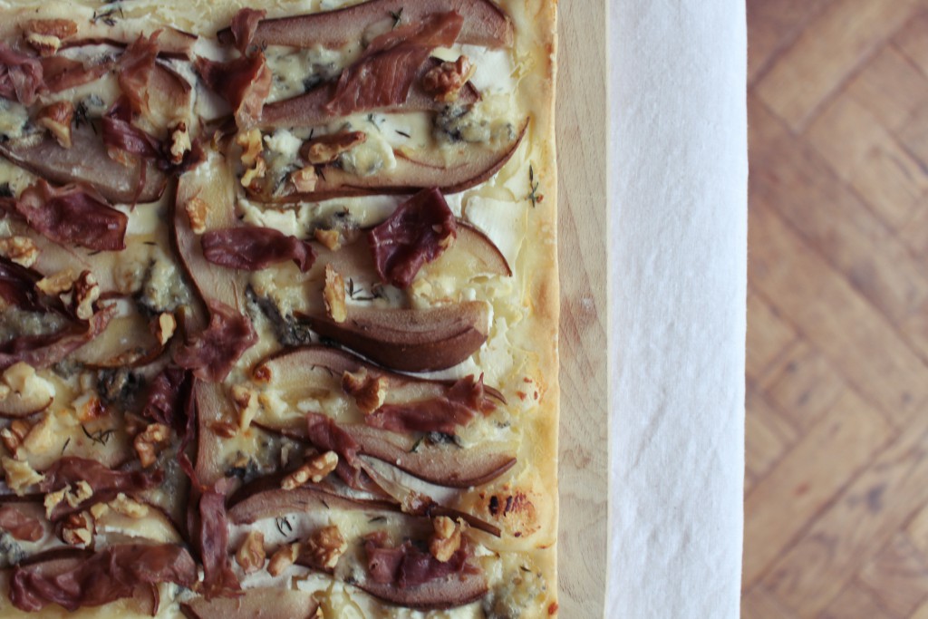 pizza met peer en gorgonzola goestjes